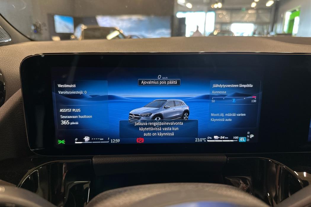 MERCEDES-BENZ GLA 2025