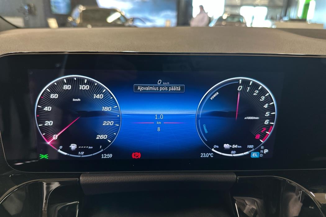 MERCEDES-BENZ GLA 2025