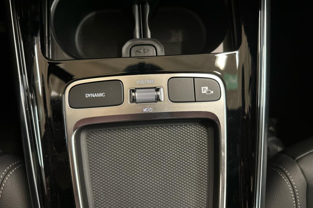 MERCEDES-BENZ GLA 2025