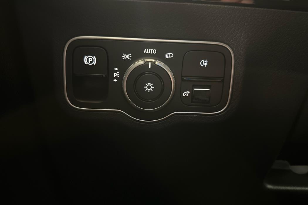 MERCEDES-BENZ GLA 2025