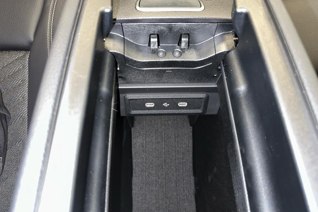 MERCEDES-BENZ GLA 2025