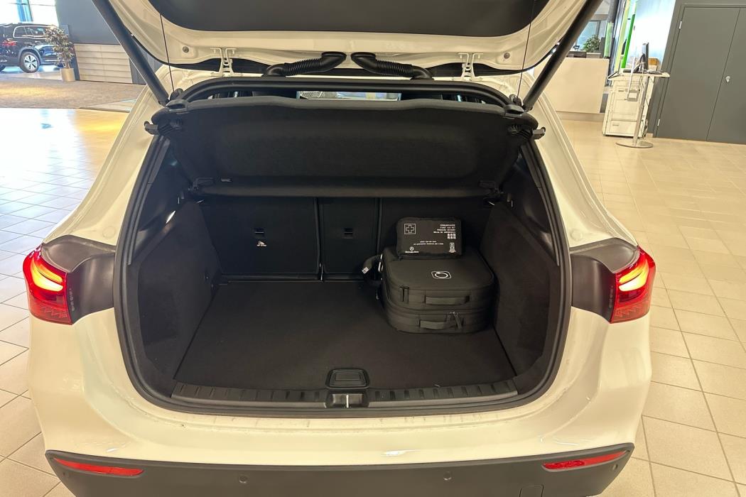 MERCEDES-BENZ GLA 2025