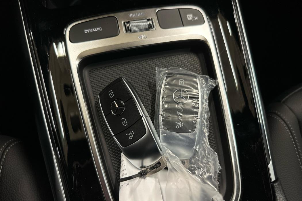 MERCEDES-BENZ GLA 2025