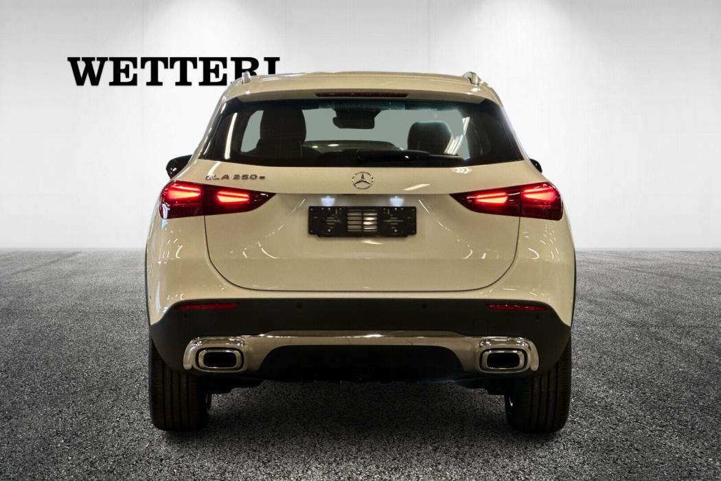 MERCEDES-BENZ GLA 2025