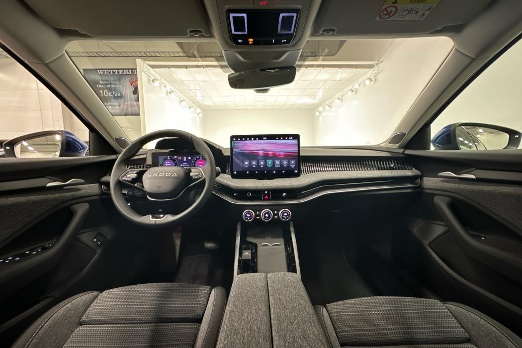 SKODA Superb 2025