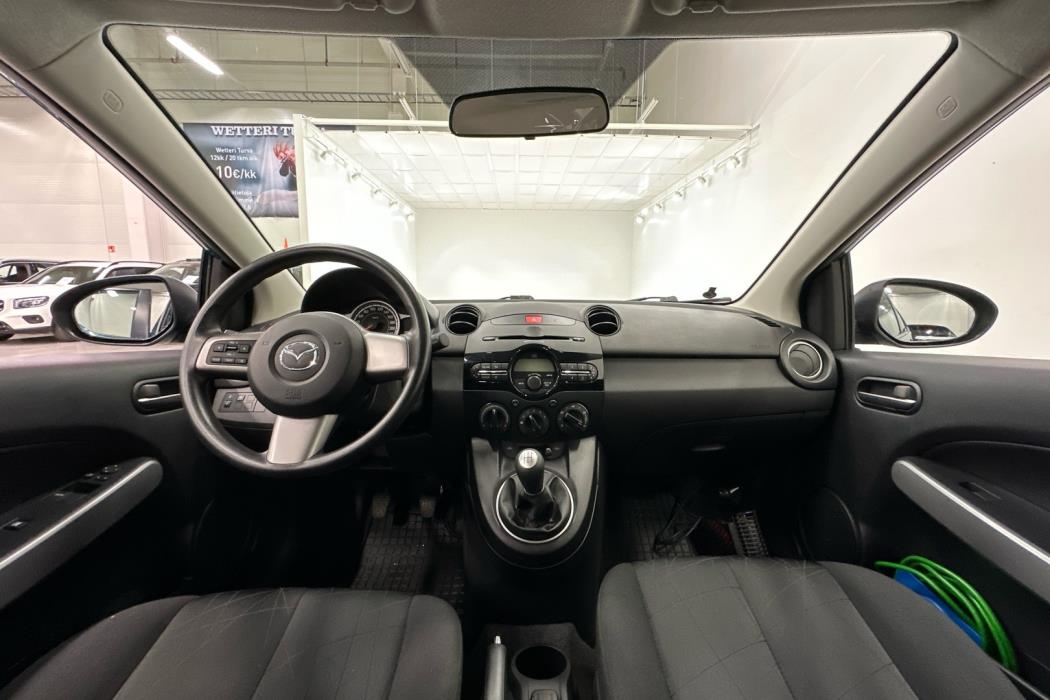 MAZDA Mazda2 2011