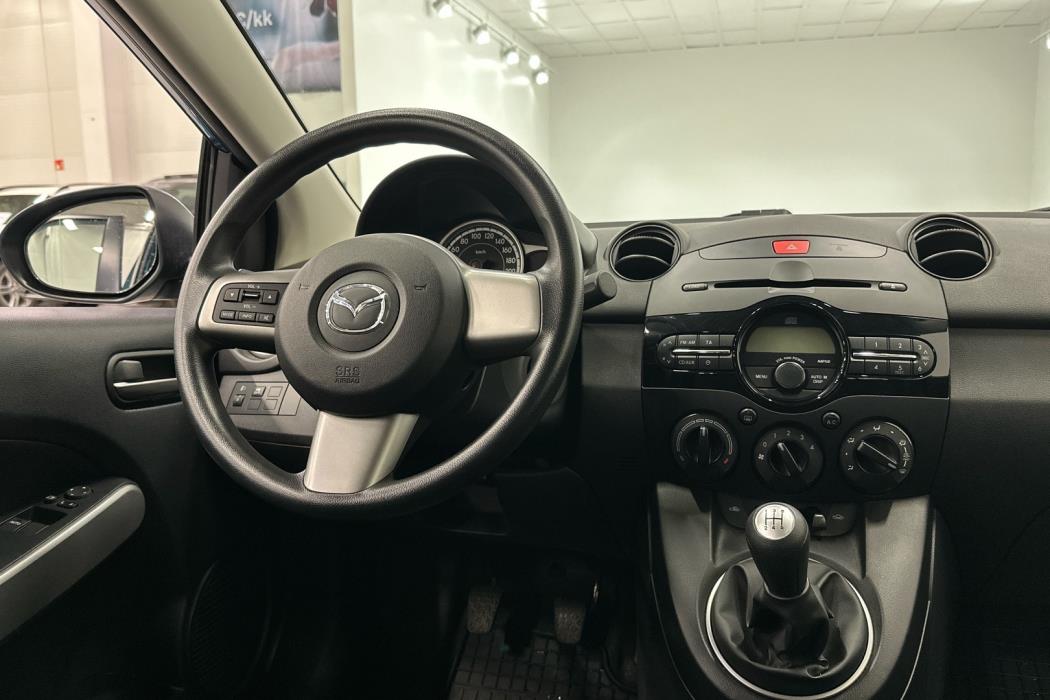 MAZDA Mazda2 2011