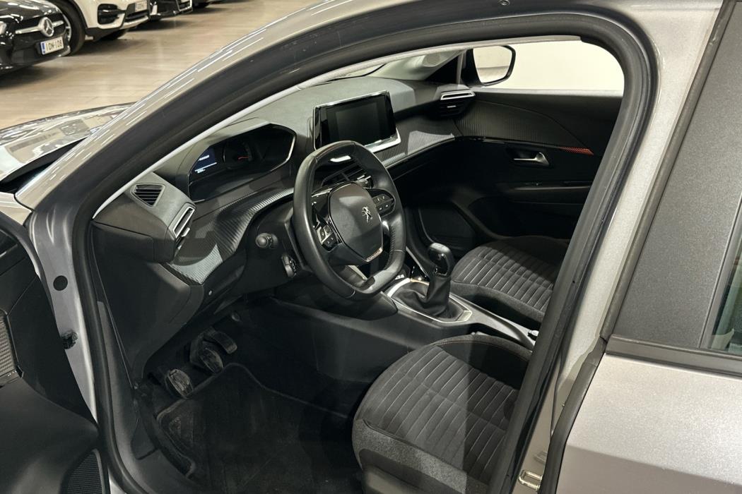 PEUGEOT 208 2021