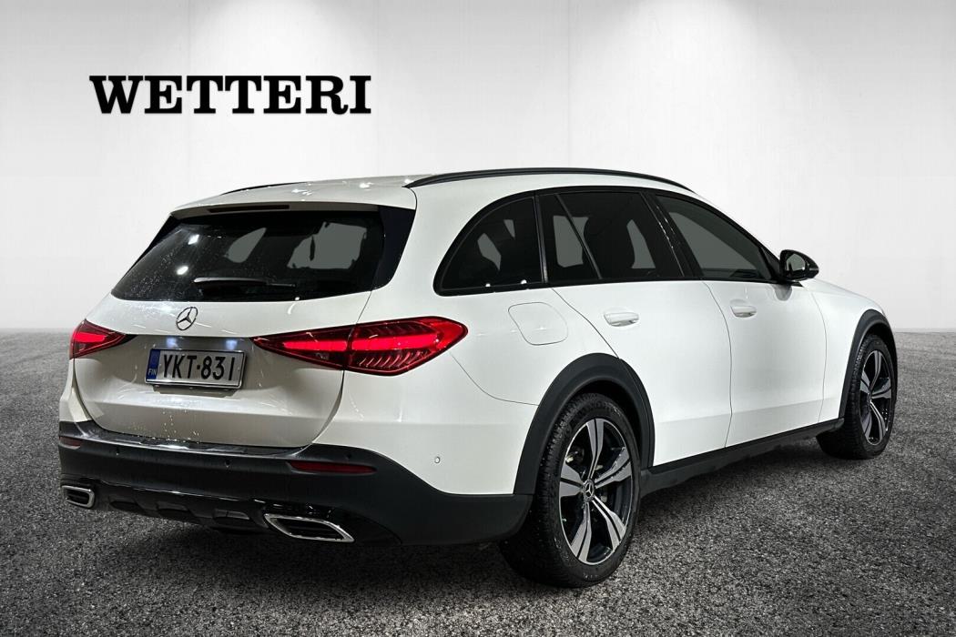 MERCEDES-BENZ C 2022