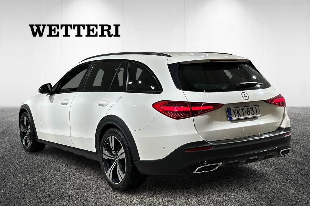 MERCEDES-BENZ C 2022