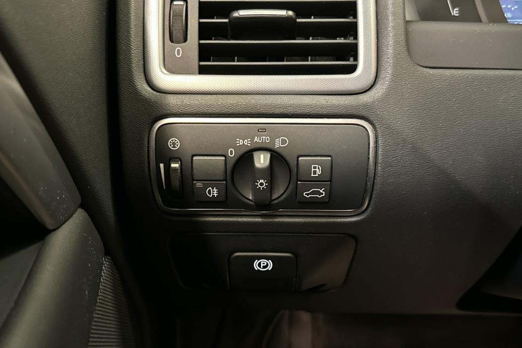 VOLVO V70 2016