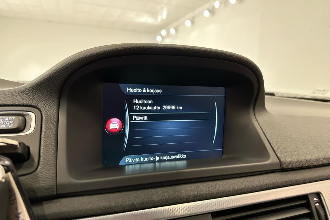 VOLVO V70 2016