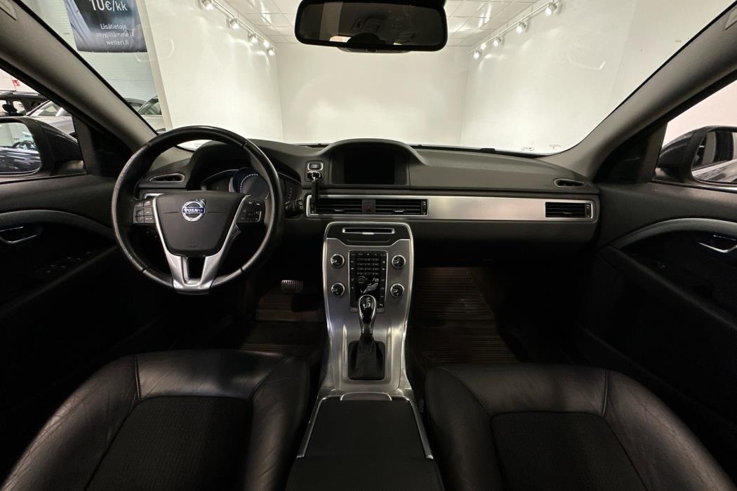 VOLVO V70 2016