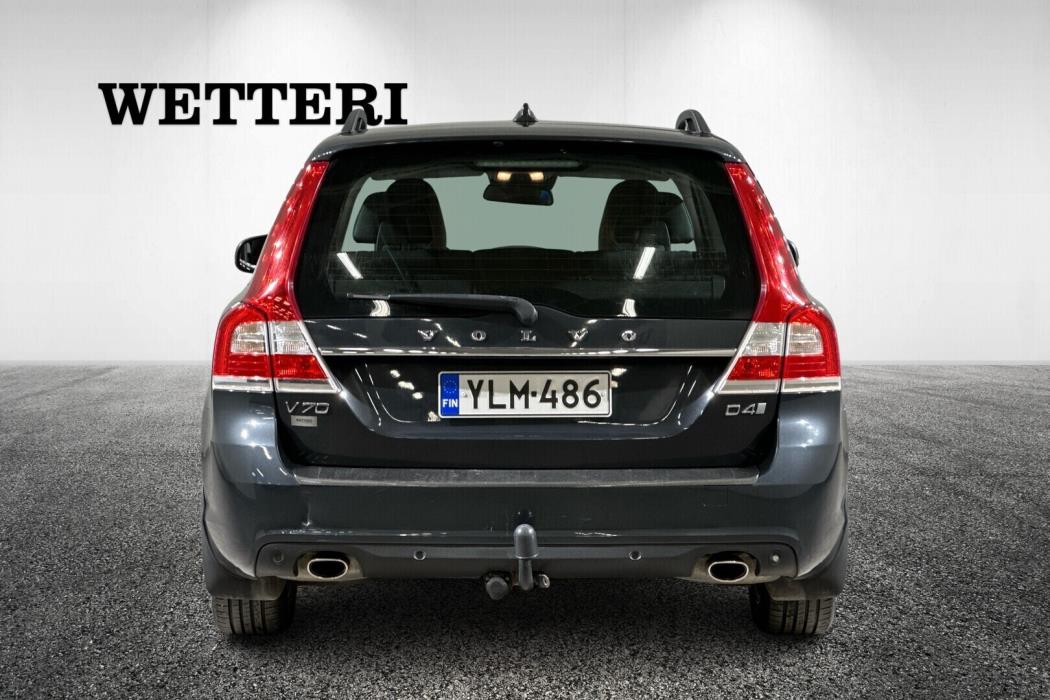 VOLVO V70 2016