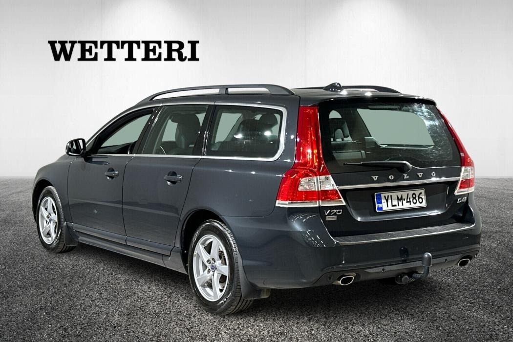 VOLVO V70 2016