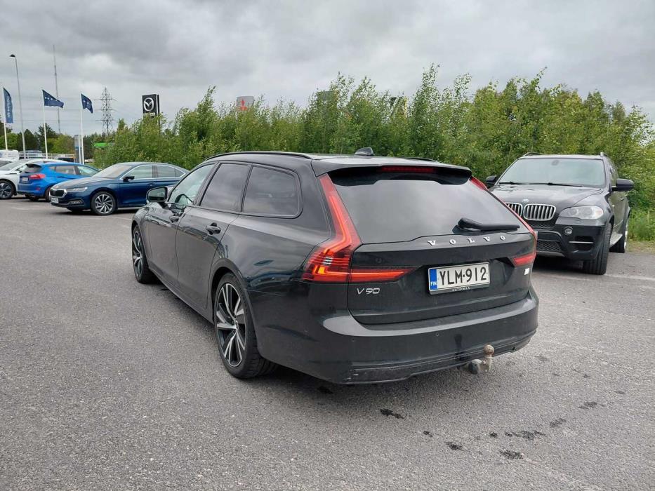 VOLVO V90 2022