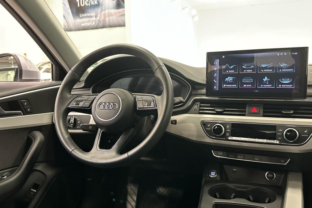 AUDI A4 2023