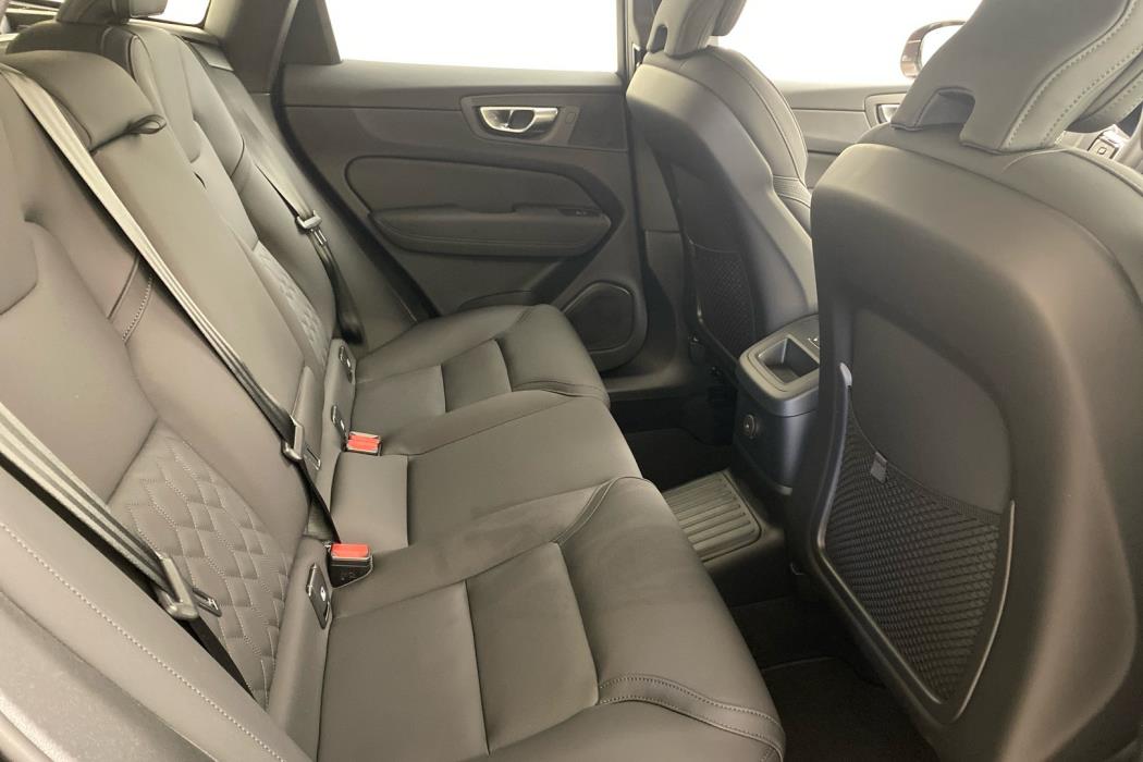 VOLVO XC60 2026