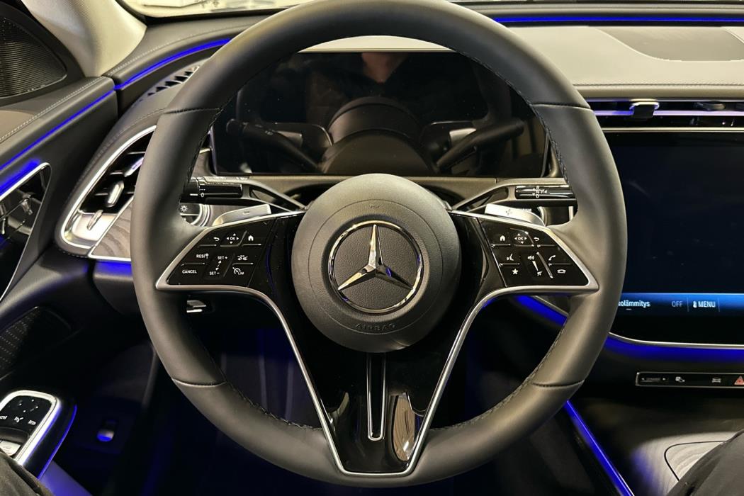 MERCEDES-BENZ E 2026