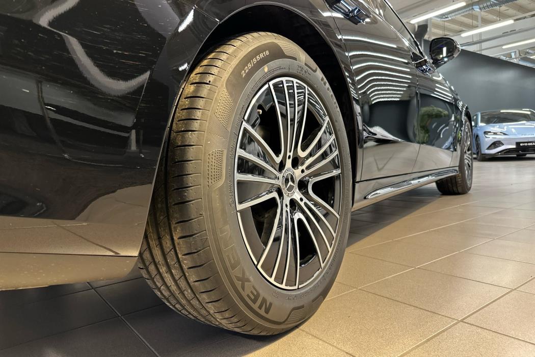 MERCEDES-BENZ E 2026