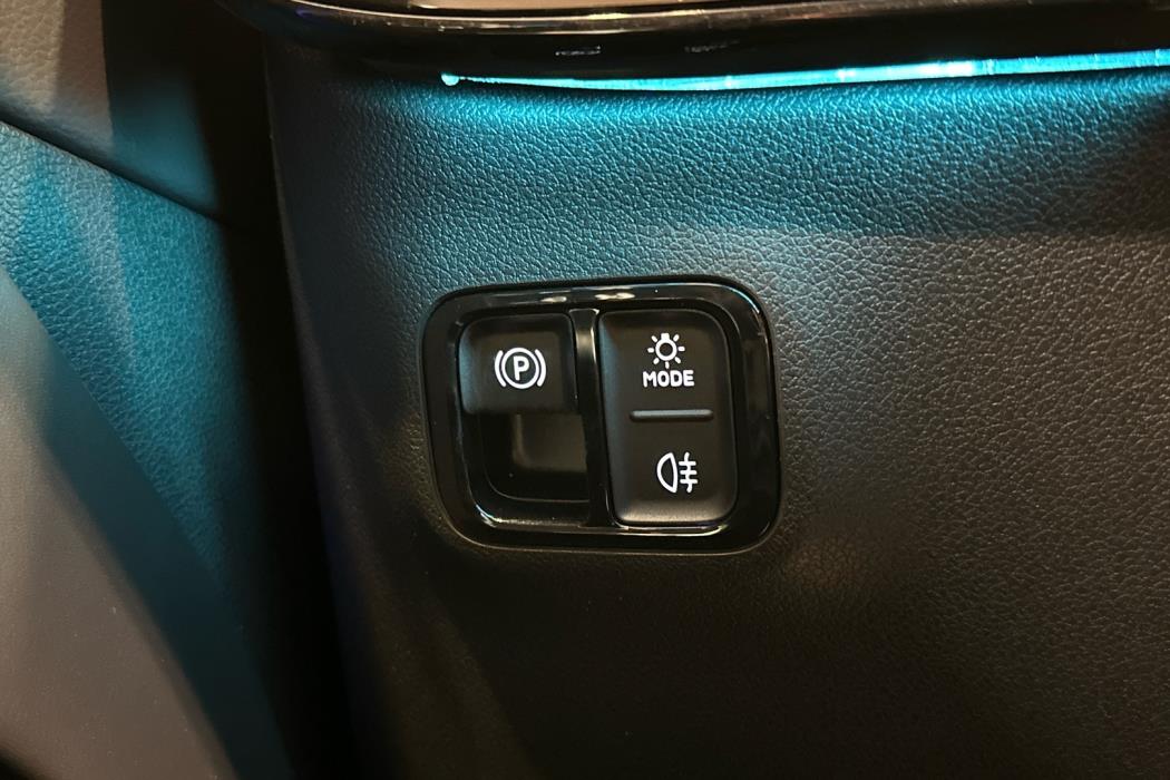 MERCEDES-BENZ GLB 2026