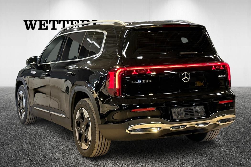 MERCEDES-BENZ GLB 2026