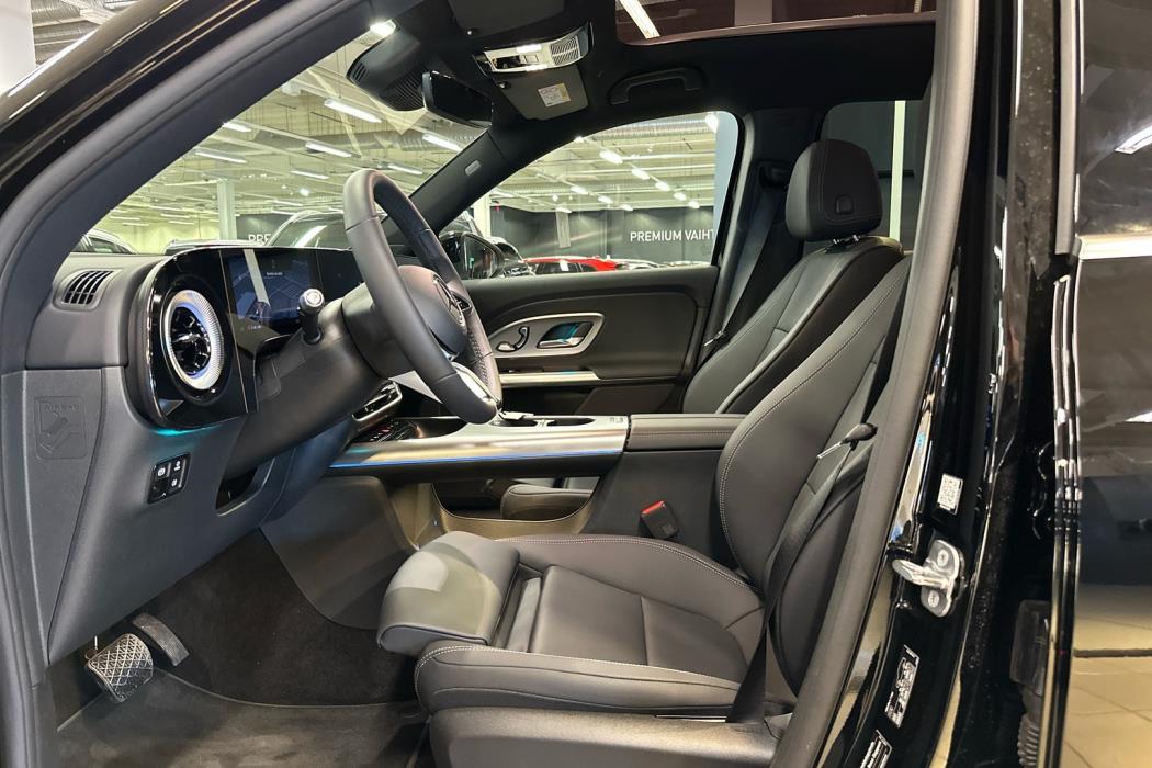 MERCEDES-BENZ GLB 2026