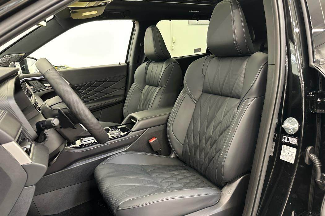 MITSUBISHI Outlander 2026
