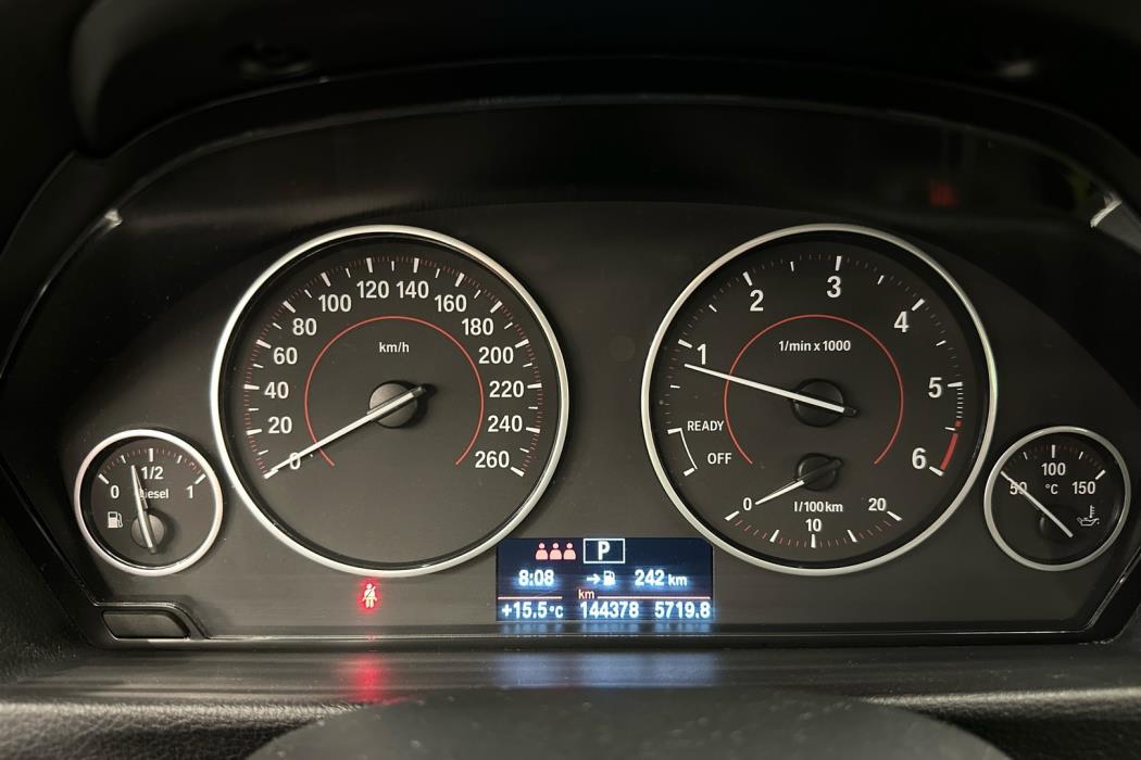 BMW 320 Gran Turismo 2016