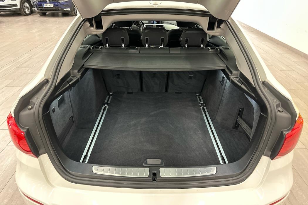 BMW 320 Gran Turismo 2016