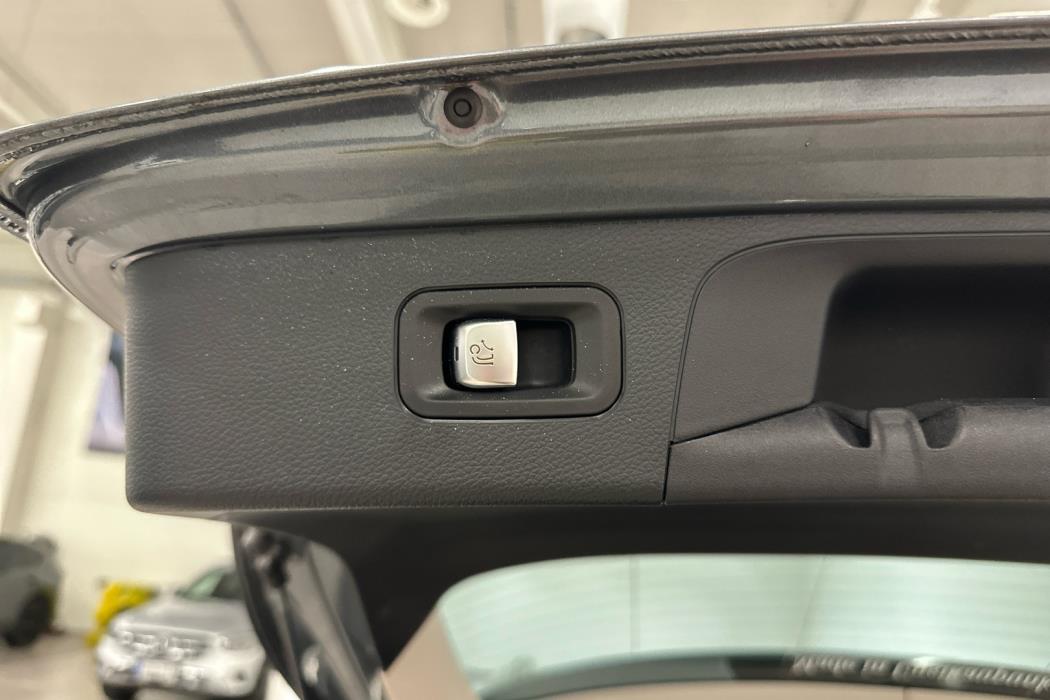 MERCEDES-BENZ GLC 2020