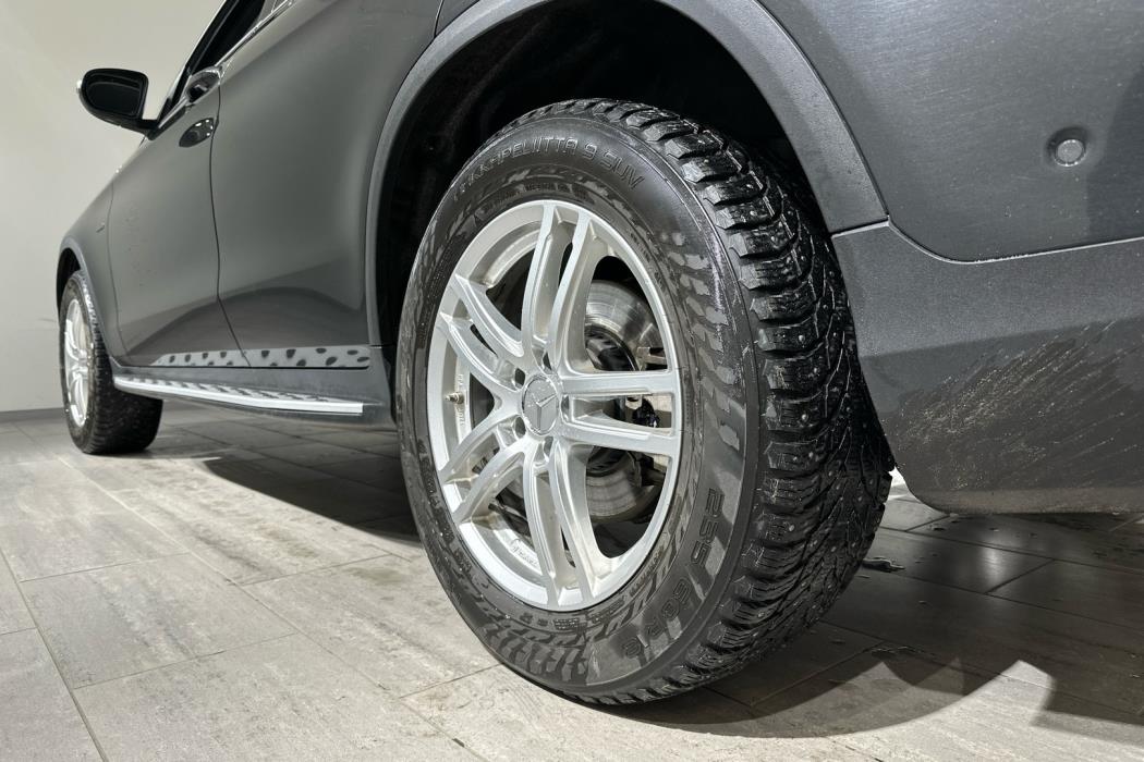 MERCEDES-BENZ GLC 2021