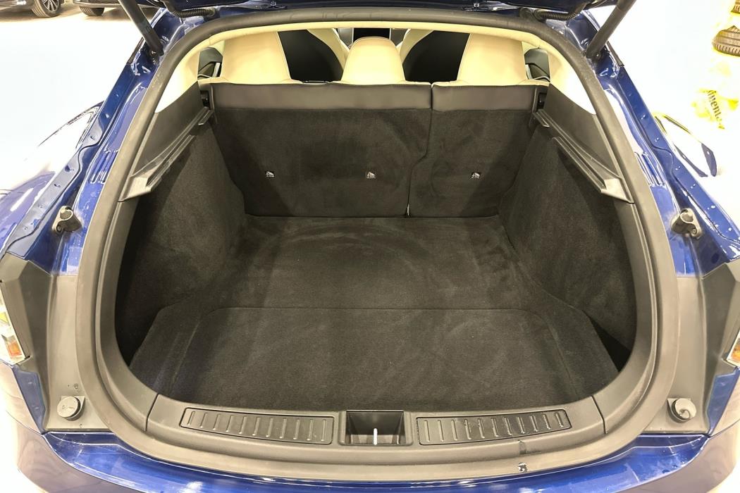 TESLA Model S 2018