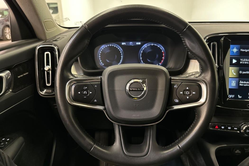 VOLVO XC40 2019