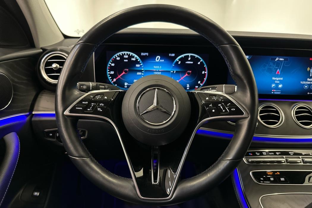 MERCEDES-BENZ E 2021