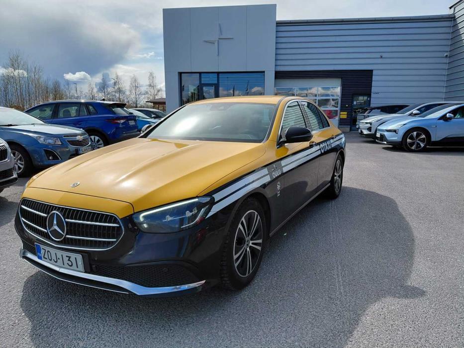 MERCEDES-BENZ E 2022