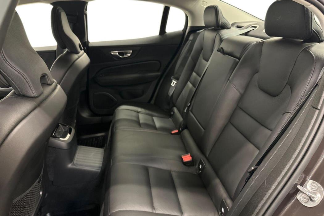 VOLVO S60 2023