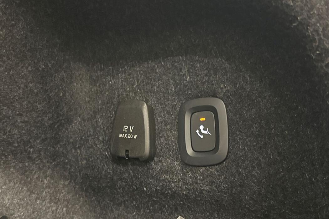VOLVO S60 2023