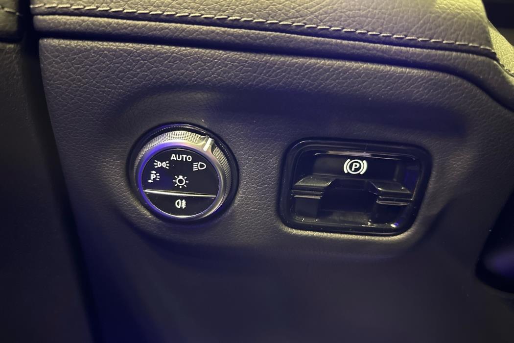 MERCEDES-BENZ EQE 2022