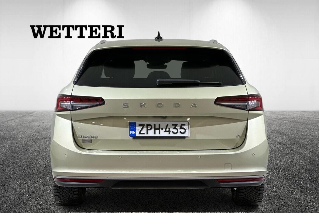 SKODA Superb 2025