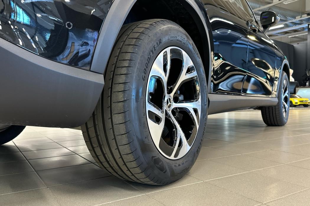 MERCEDES-BENZ GLC 2025
