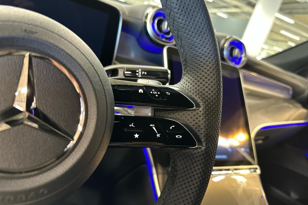 MERCEDES-BENZ GLC 2025