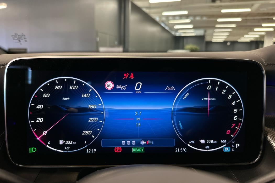 MERCEDES-BENZ GLC 2025