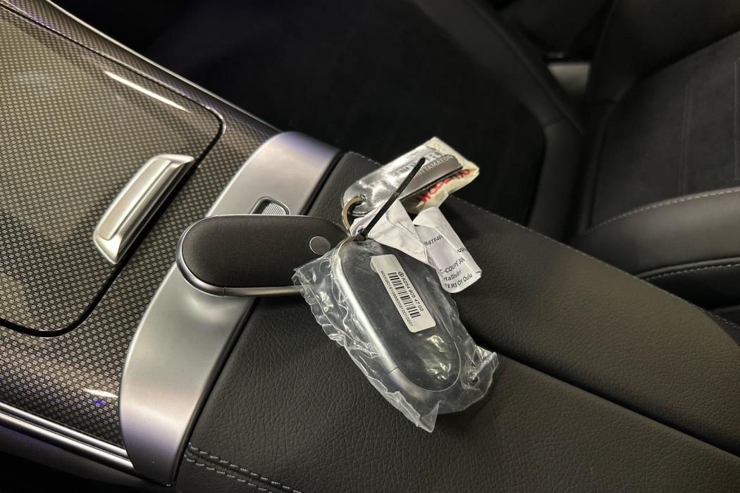 MERCEDES-BENZ GLC 2025