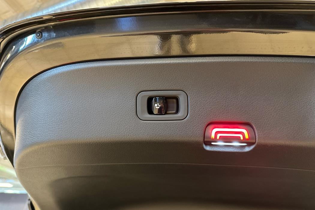 MERCEDES-BENZ GLC 2025