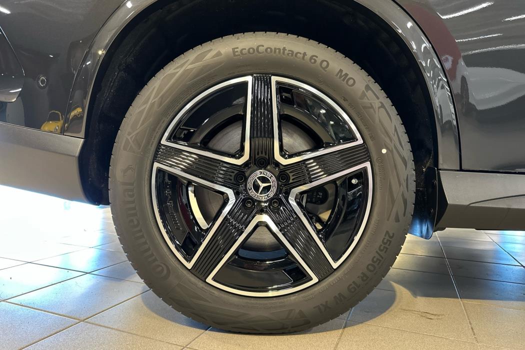 MERCEDES-BENZ GLC 2025