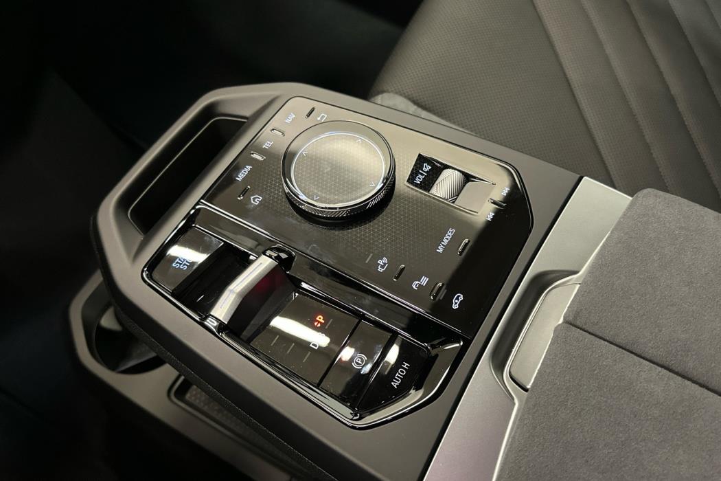 BMW iX 2026