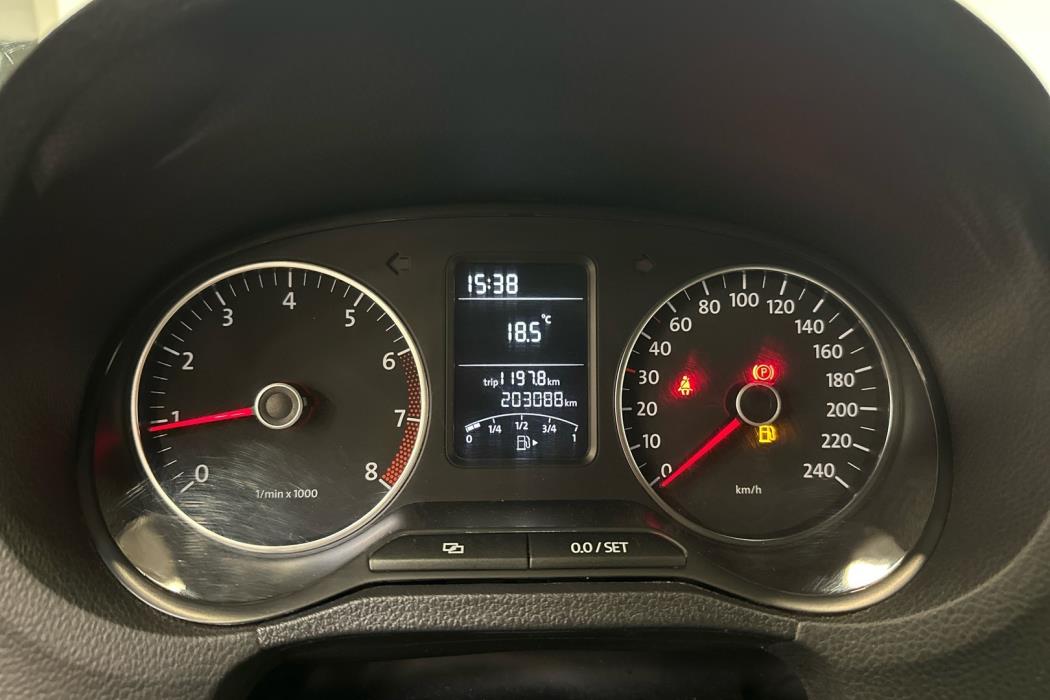 VOLKSWAGEN Polo 2011