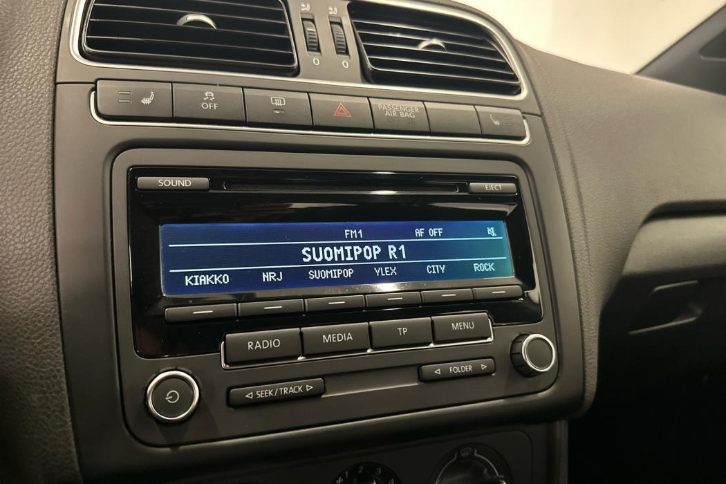 VOLKSWAGEN Polo 2011