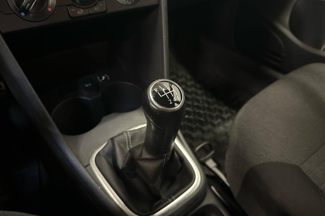 VOLKSWAGEN Polo 2011